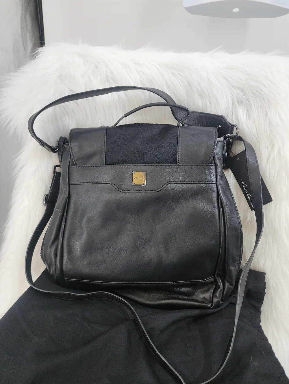 Kenneth Cole Black Leather Crossbody Shoulder Bag w/ Zippers